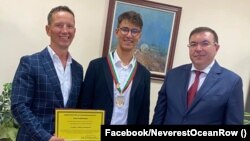 Стефан и Максим Иванови проведоха среща с министъра на здравеопазването Костадин Ангелов непосредствено след приключване на 3-месечната си експедиция в Атлантическия океан, проведена в името на каузата за донорството