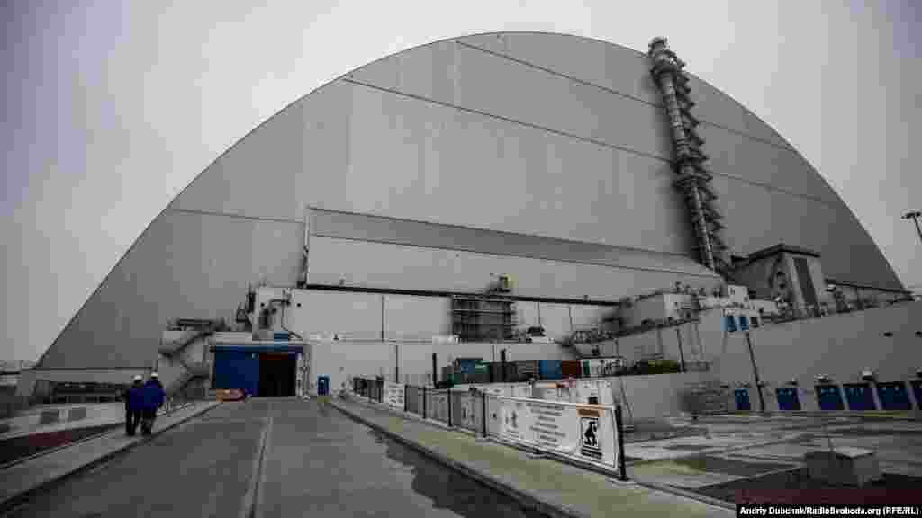 The New Safe Confinement (NSC) was designed to prevent further radiation leaks from Ukraine's stricken Chernobyl nuclear power plant. It took two weeks in November 2016 to slide the massive steel structure into position. At a height of 109 meters and a length of 257 meters, the shield is the world’s largest movable metal structure. It covers the crumbling concrete sarcophagus that encased Chernobyl's reactor number four where an explosion in April 1986 spewed tons of radiation across Europe.