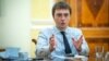 Омелян заявляє про тиск з боку НАБУ, але йти у відставку не планує