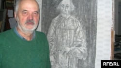Аляксей Марачкін ў сваёй майстэрні.