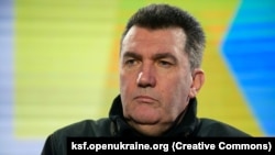 «Час, місце, дії наступу визначається на території нашої країни. Це вирішується за участі дуже обмеженого кола осіб» – сказав Олексій Данілов 