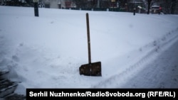 Відтак протягом найближчих двох тижнів температура незначно коливатиметься, проте погода лишатиметься зимовою, прогнозує Микола Кульбіда