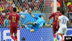 Безсилий Ікер Касільяс у матчі з чилійцями
