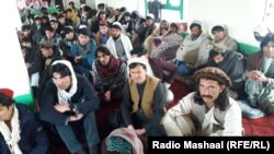 په دې ناسته کې قومي مخورو وویل، د دې سیمې د وروسته پاتې والي او ستونزو یوازینۍ لامل دادی، چې دوی له زده کړو لرې پاتې شوې دي.