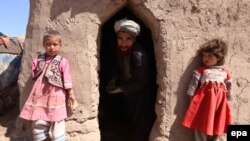 افغانستان کې د جګړو او تاوتریخوالي له امله تېر کال ټول ټال ۳ میلیونه کسان بې ځایه شوي چې نیمايي یي ماشومان دي.