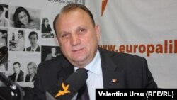 În studioul Europei Libere la Chișinău.