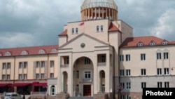 Здание парламента Нагорного Карабаха в Степанакерте