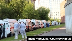 Russia -- queues of ambulances near the Pokrovskaya hospital in St. Petersburg on June 12, 2021