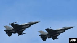 Предложената цена за изтребителите F-16 Block 70 надвишава предвидения таван с 300 млн. лева, но се очаква да падне по време на преговорите.