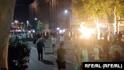 Студентски протест во Белград, напад на полицијата 