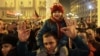 Архивска фотографија - Поддржувачи на ВМРО-ДПМНЕ прославуваат изборна победа по првичните резултати од парламентарните избори во декември 2016.