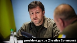«За попередньою інформацією, це були три снаряди реактивних систем залпового вогню «Смерч». Постраждалих немає», – повідомив голова ОВА