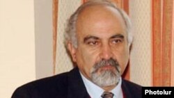 Паруйр Айрикян
