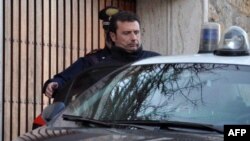 На фото капітан Costa Concordia Франческо Скеттіно. Його звинувачують в неумисному убивстві, затопленні і втечі з корабля
