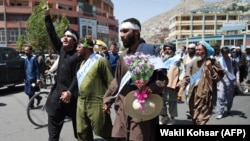 Following a sit-in, a group of men decided to march for peace from Helmand to the capital, Kabul, walking more than 800 kilometers and crossing several provinces to protest war and violence.